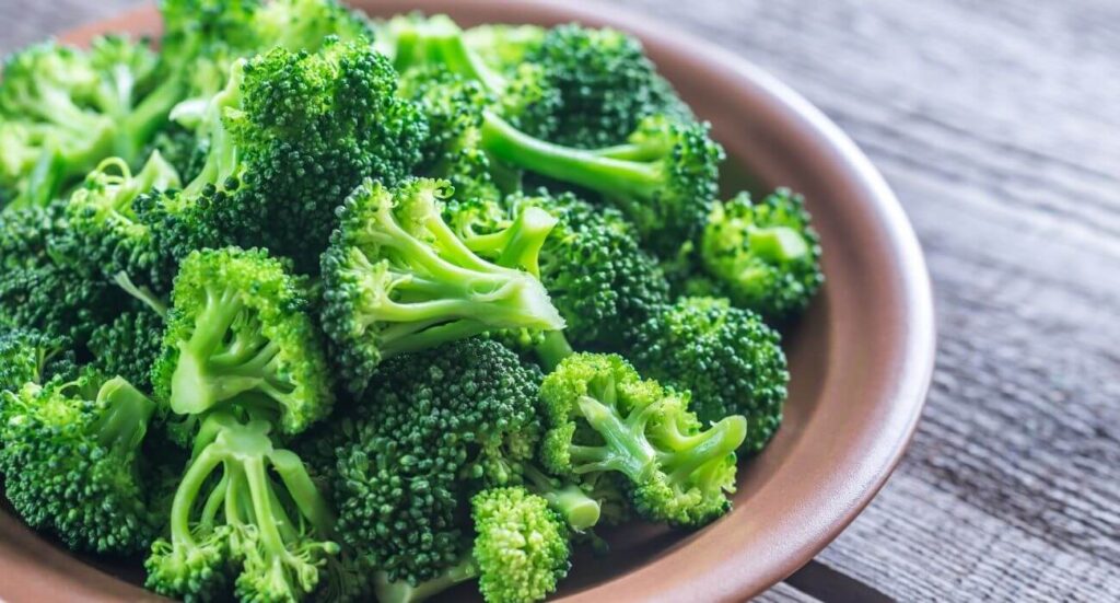 20 Alimentos Abortivos e Alimentos que Ajudam na Fertilidade: Cuide da Sua Saúde Reprodutiva com Sabedoria